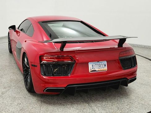 Used 2017 Audi R8 V10 w/ Carbon Exterior Package image 4