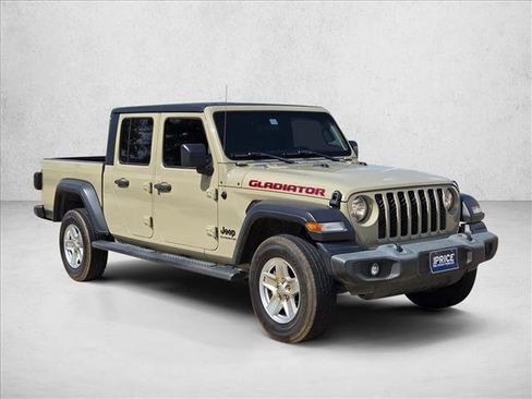 Used 2020 Jeep Gladiator Sport w/ Quick Order Package 24S AWD/4WD image 3