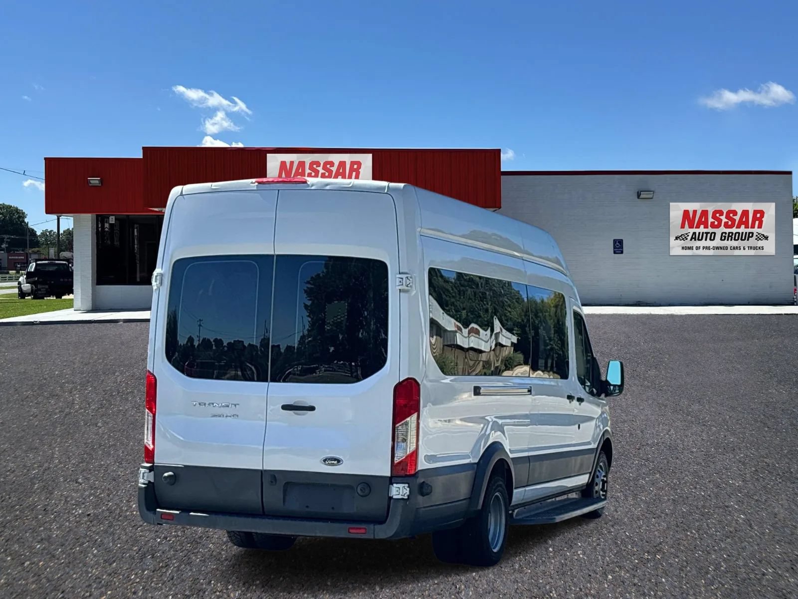 Used 2017 Ford Transit 350 XL RWD image 4