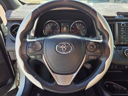 Used 2016 Toyota RAV4 SE w/ Advanced Technology Package image 17