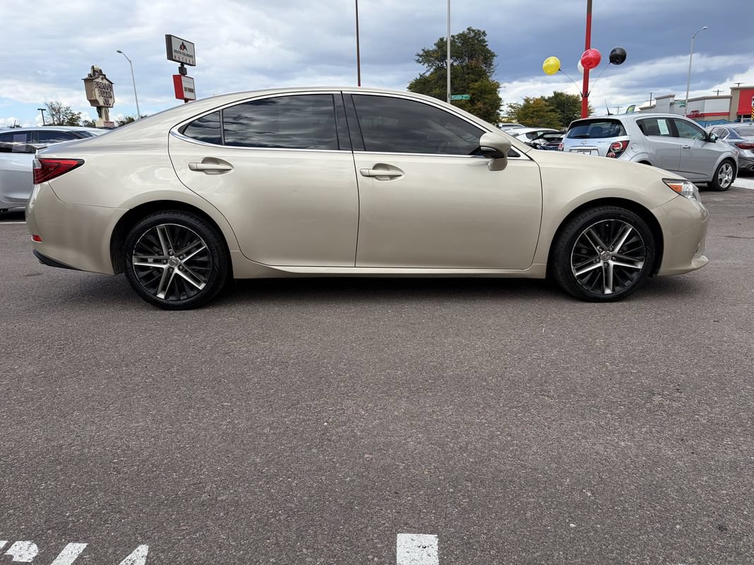 Used 2014 Lexus ES 350 w/ Luxury Package FWD image 8