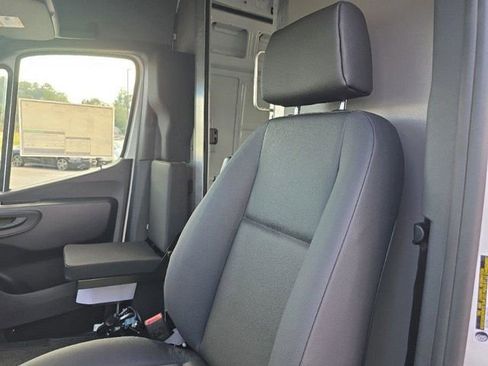New 2026 Mercedes-Benz Sprinter 2500 image 18