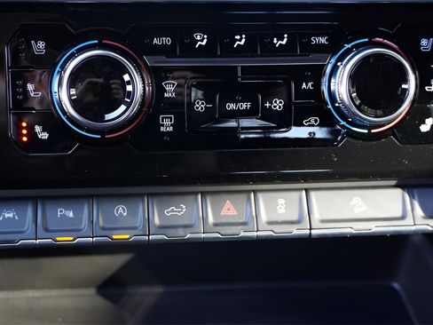 New 2026 GMC Sierra 1500 Denali w/ Denali Reserve Package image 16