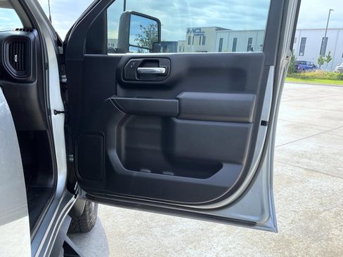 Used 2024 Chevrolet Silverado 2500 Custom w/ Custom Value Package AWD/4WD image 17