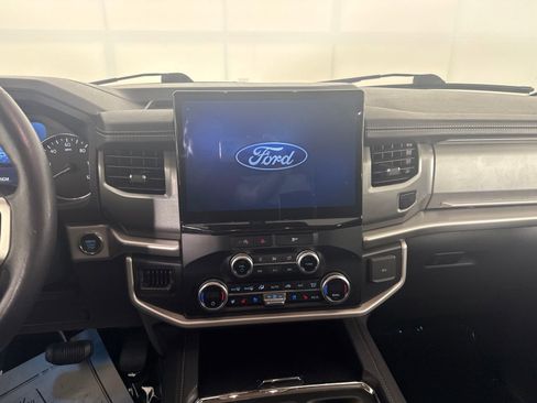 Used 2024 Ford Expedition XLT RWD image 10