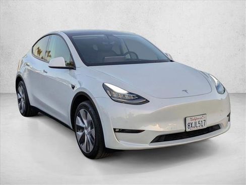 Used 2021 Tesla Model Y Long Range image 3