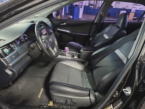 Used 2014 Toyota Camry SE image 7