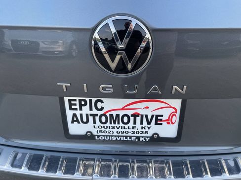 Used 2022 Volkswagen Tiguan SE AWD/4WD image 15