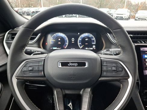 Certified 2024 Jeep Grand Cherokee L Limited image 18