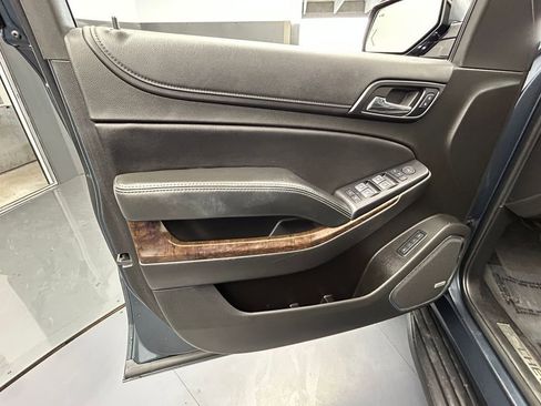 Used 2020 Chevrolet Suburban LT RWD image 22