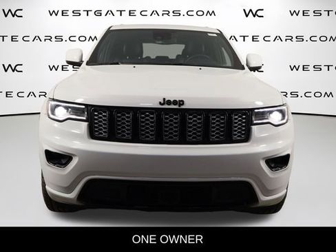 Used 2021 Jeep Grand Cherokee Laredo X image 2