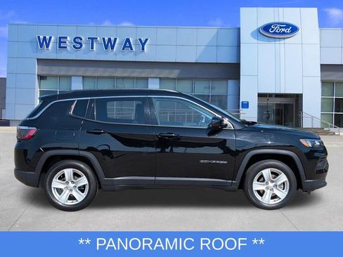 Used 2022 Jeep Compass Latitude w/ Sun and Sound Group FWD image 2