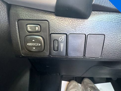 Used 2019 Toyota Corolla LE FWD image 19