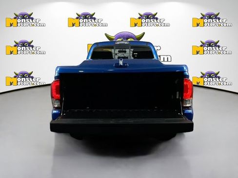 Used 2016 Toyota Tacoma TRD Sport image 26