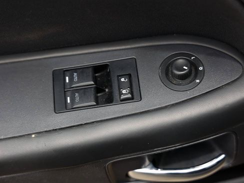 Used 2013 Dodge Challenger SXT RWD image 39