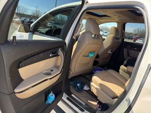 Used 2011 GMC Acadia Denali image 7