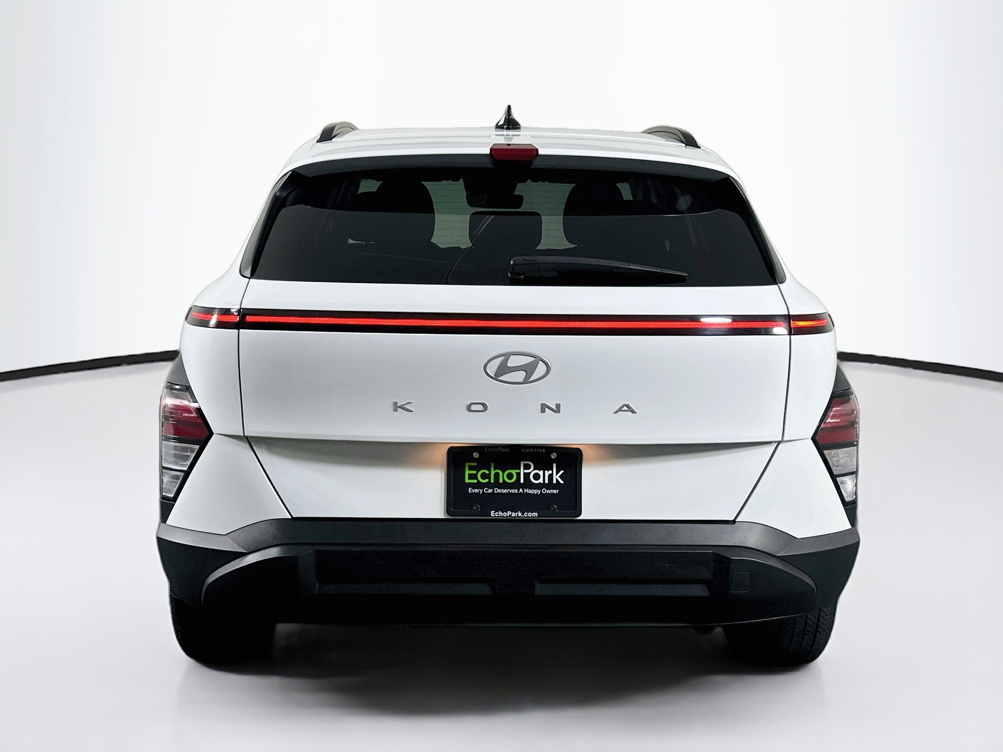 Used 2025 Hyundai Kona SEL FWD image 7