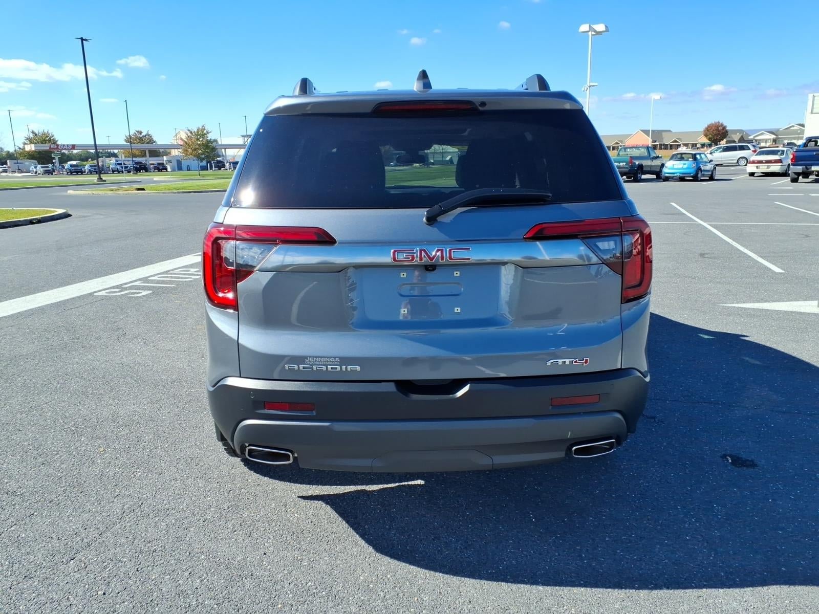 Certified 2022 GMC Acadia AT4 w/ Technology Package AWD/4WD image 5