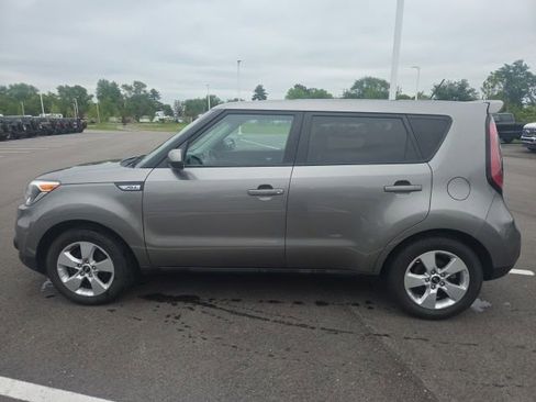 Used 2017 Kia Soul FWD image 14