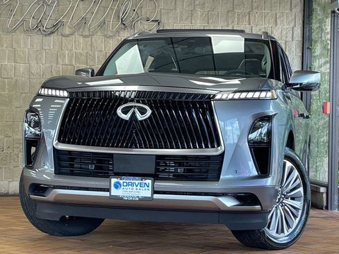 Used 2025 INFINITI QX80 Sensory AWD/4WD image 2