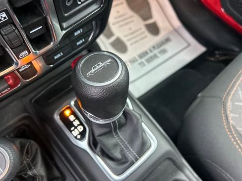 Used 2024 Jeep Gladiator Mojave w/ Convenience Group AWD/4WD image 22
