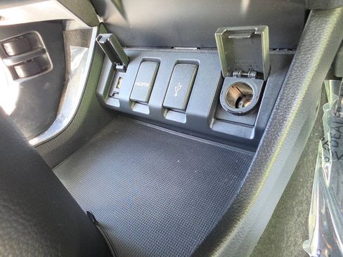 Used 2016 Honda HR-V EX-L image 40
