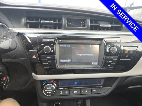 Used 2016 Toyota Corolla LE FWD image 5