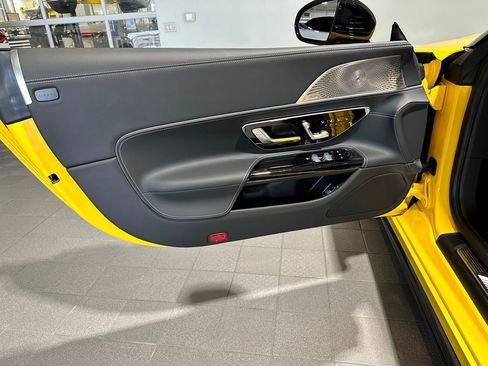 Used 2025 Mercedes-Benz SL 43 AMG image 10