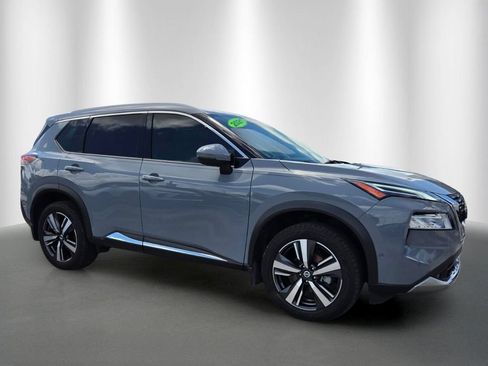 Used 2021 Nissan Rogue Platinum FWD image 2