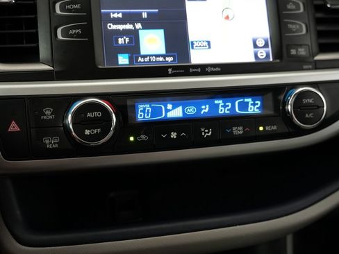 Used 2017 Toyota Highlander XLE AWD/4WD image 27