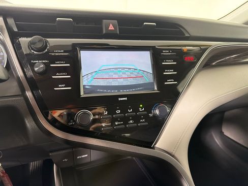 Used 2020 Toyota Camry LE FWD image 14