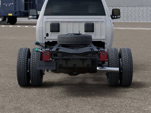 New 2026 RAM 5500 Tradesman w/ Chrome Appearance Group AWD/4WD image 13