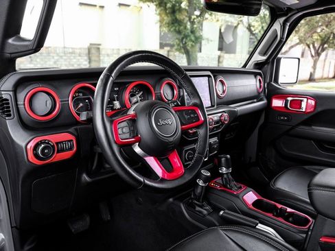 Used 2022 Jeep Wrangler Unlimited Sahara w/ Cold Weather Group image 25