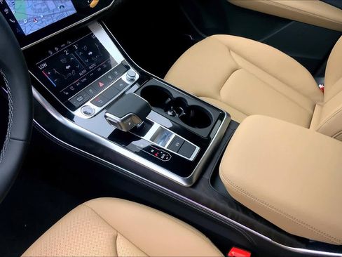 Used 2025 Audi Q7 3.0T Premium Plus image 7