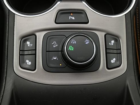 Used 2023 GMC Terrain AT4 w/ Tech Package AWD/4WD image 33