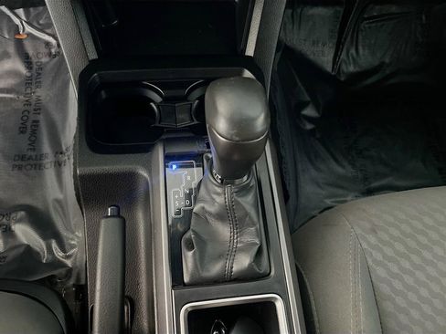 Used 2022 Toyota Tacoma TRD Off-Road w/ Technology Package image 17