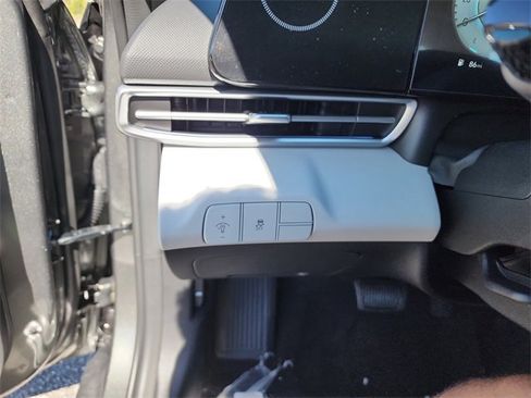 New 2025 Hyundai Elantra Limited image 22