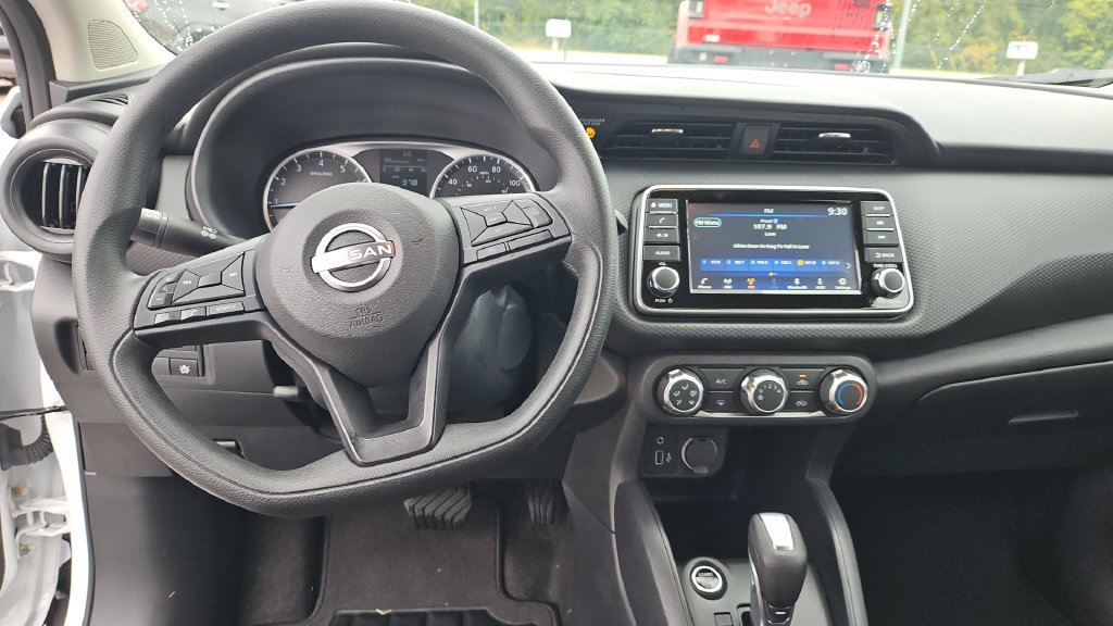 Certified 2025 Nissan Kicks Play S FWD image 6