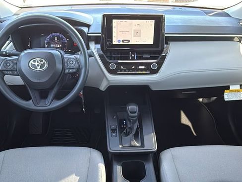 Used 2026 Toyota Corolla Cross L image 18