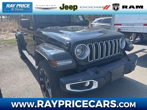 Used 2025 Jeep Wrangler Unlimited Sahara AWD/4WD image 1