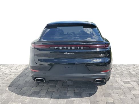 Used 2024 Porsche Cayenne Coupe AWD/4WD image 5