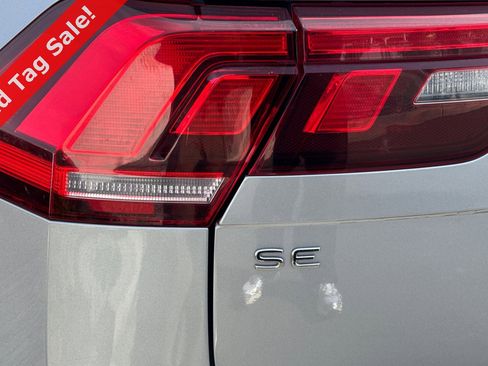 Certified 2022 Volkswagen Tiguan SE R-Line image 28