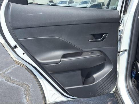 Used 2025 Hyundai Kona SEL FWD image 30