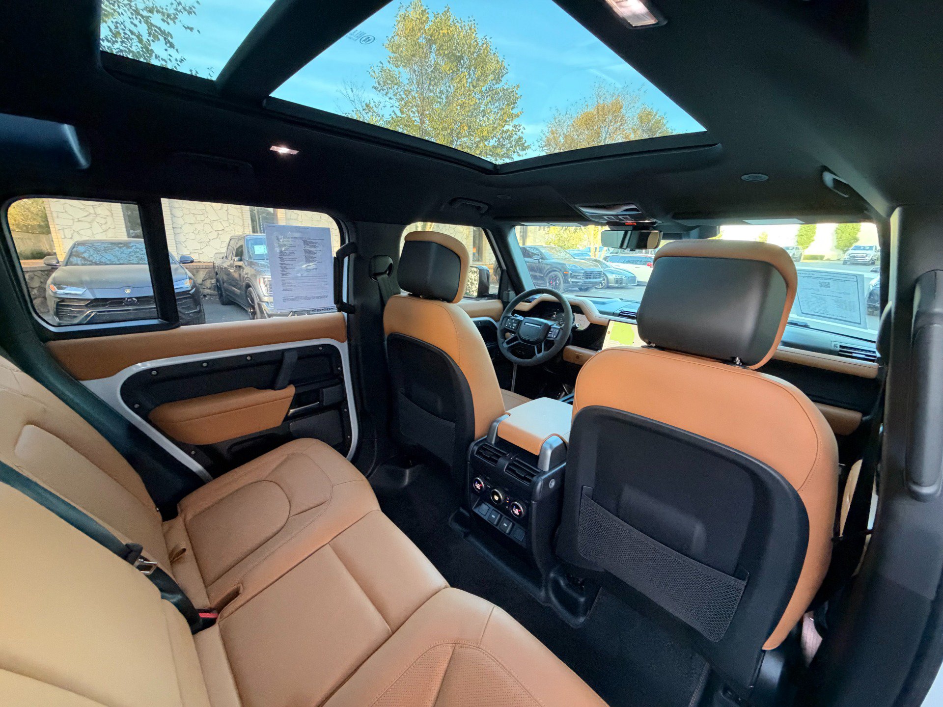 Used 2023 Land Rover Defender 110 AWD/4WD image 17