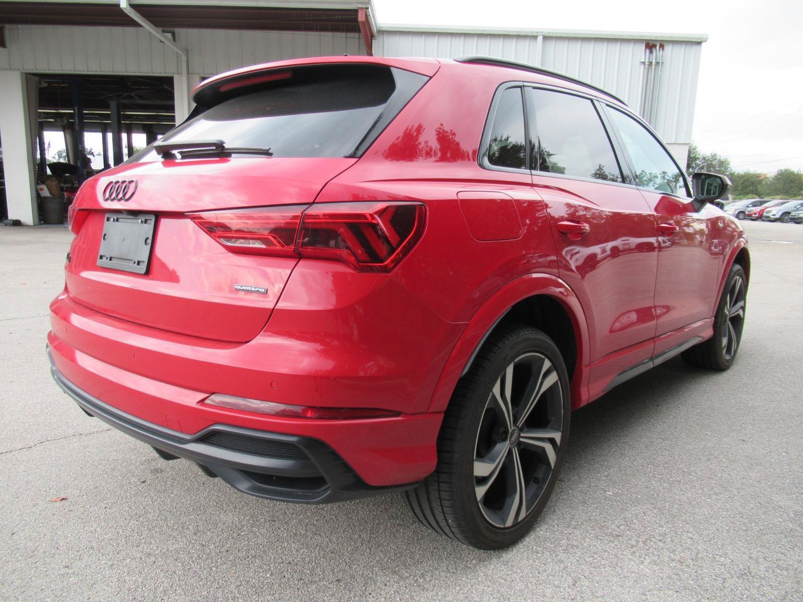 Used 2023 Audi Q3 2.0T Premium Plus w/ Premium Plus Package AWD/4WD image 7