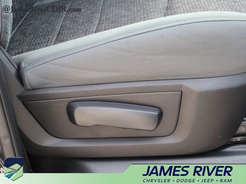 Used 2016 RAM 1500 Big Horn AWD/4WD image 10