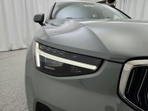 Certified 2024 Volvo XC40 B5 Plus w/ Protection Package Premier image 26