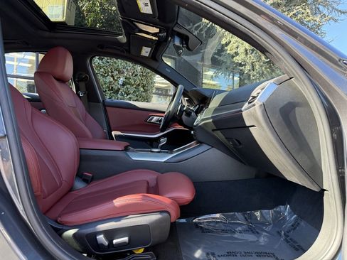 Used 2022 BMW 330i xDrive Sedan w/ M Sport Package image 33