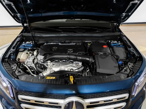 Used 2023 Mercedes-Benz GLB 250 w/ Premium Package image 51