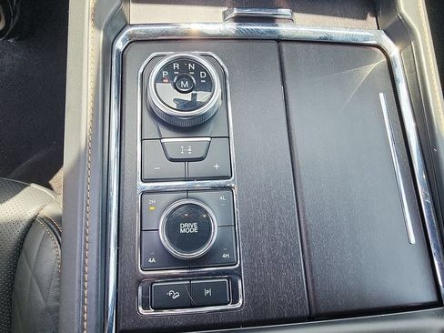 Used 2023 Ford Expedition Max Platinum AWD/4WD image 16